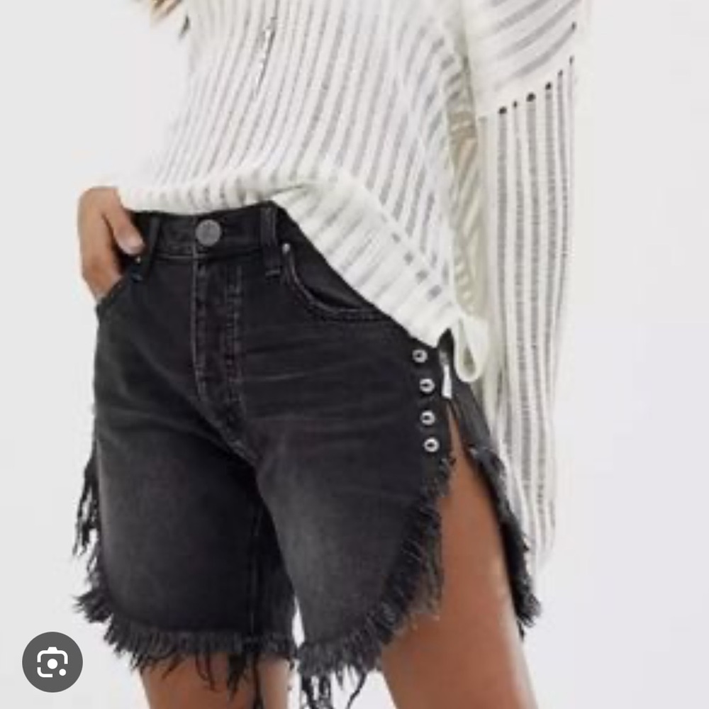 One Teaspoon: NWOT longer denim fringe shorts.